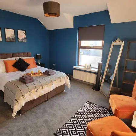 Near Beach, Modern And Spacious 4 Bedroom House, Hot Tub, Wifi, Netflix, Parking Paignton Exterior photo