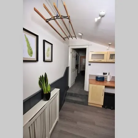 Near Beach, Modern And Spacious 4 Bedroom House, Hot Tub, Wifi, Netflix, Parking Paignton Exterior photo
